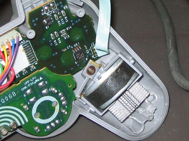 PS プレイステーションコントローラー DUALSHOCK デュアルショック SCPH-1200 メンテナンス、分解作業 持ち手左側の振動モーターと割れている振動モーター用固定ガイド