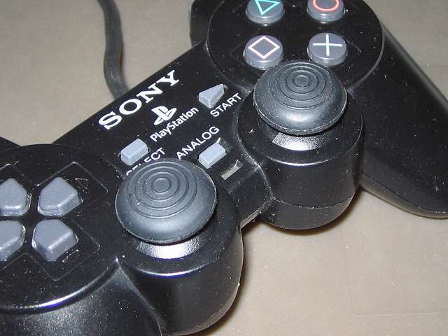 PS2 プレイステーション2 コントローラー DUALSHOCK 2 デュアルショック2 SCPH-10010 アナログスティックにアンサー PS3用 プレイアップボタンセット アナログスティックアタッチメント（円形型のすべり止め）取り付け、拡大撮影