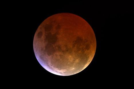 lunar-eclipse-shadow.jpg
