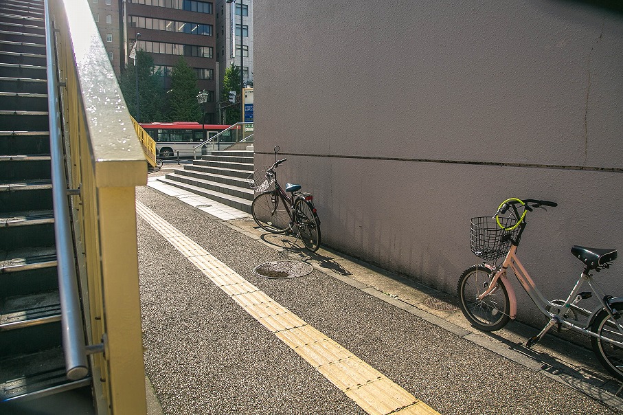 交差点の自転車
